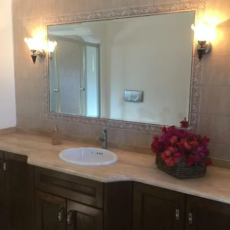 Σπίτι διακοπών Elegant Villas 2/2 *